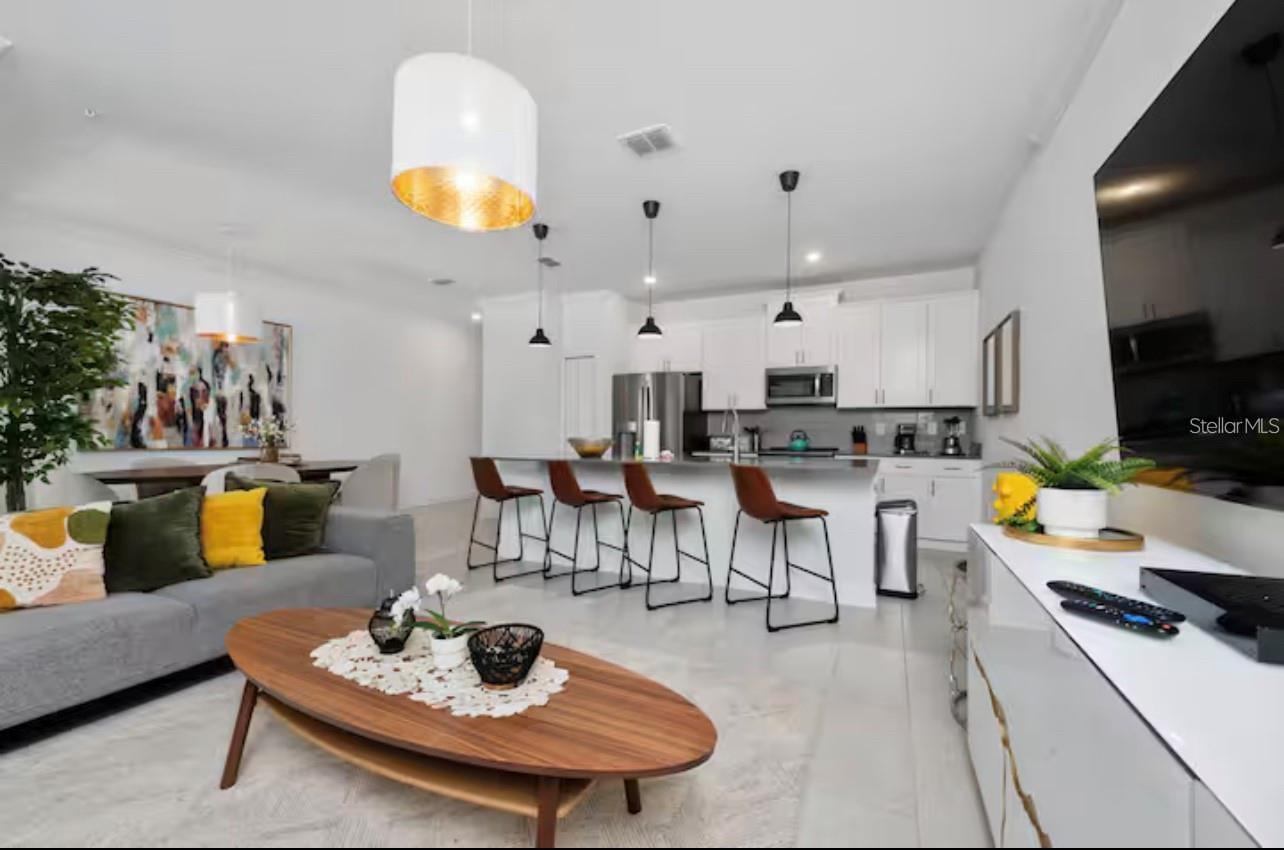 2461 READING TRAIL