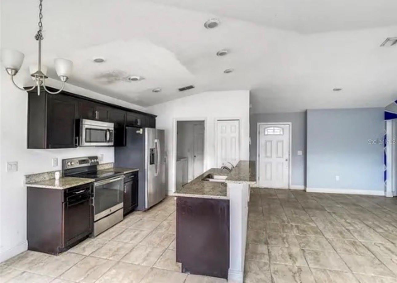 277 ELM COURT