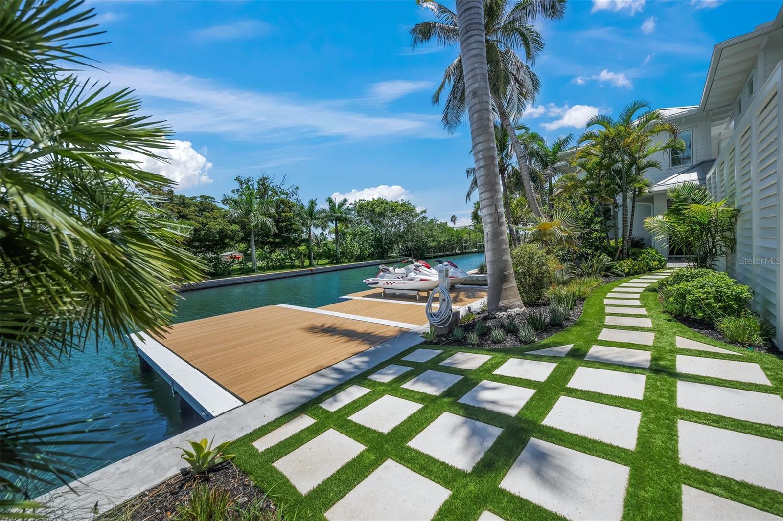 SLEEPY LAGOON PARK - Residential