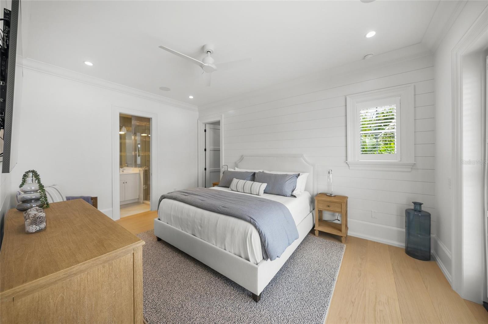 SLEEPY LAGOON PARK - Residential