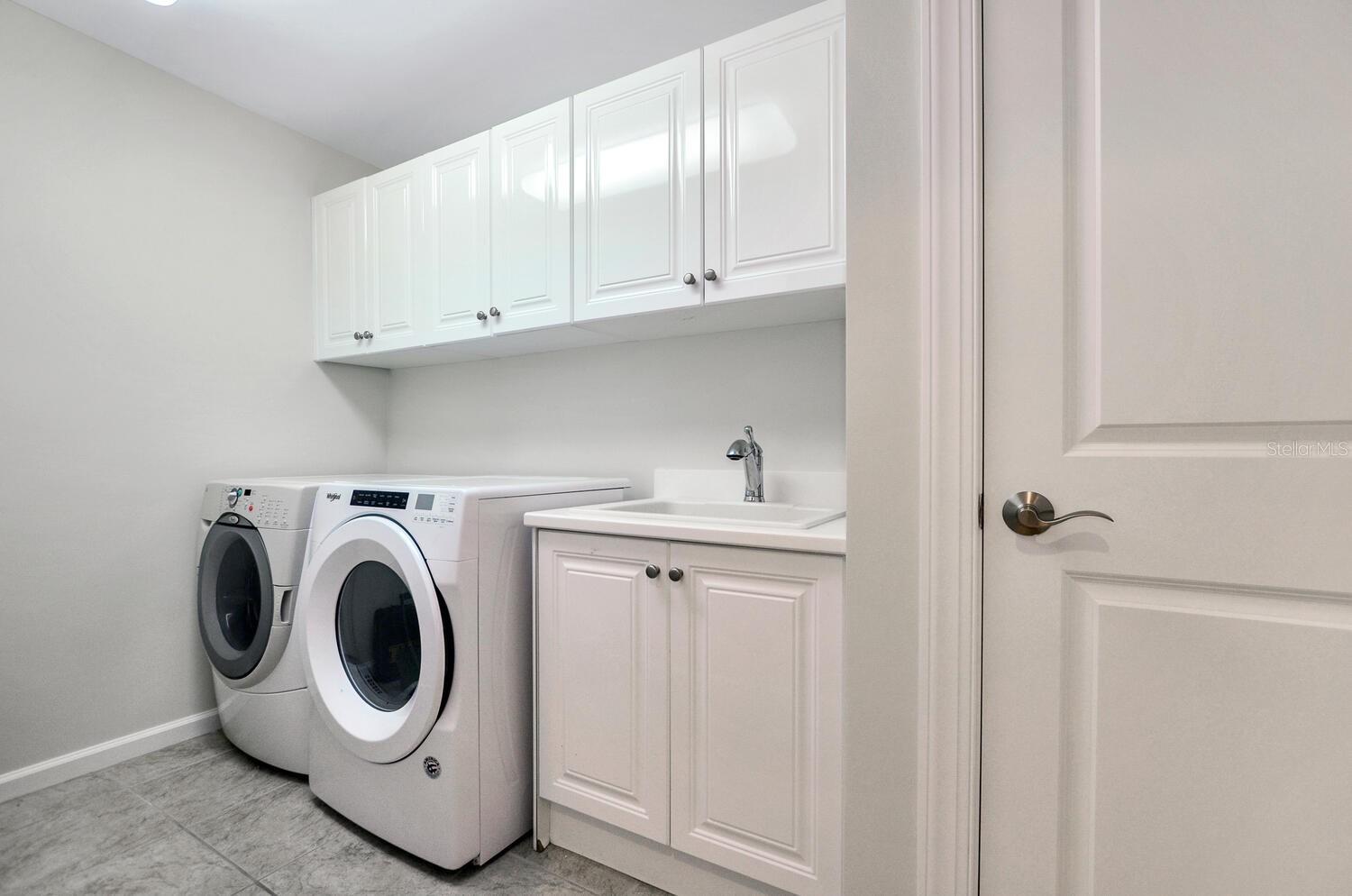 CASTILLO AT WESTSHORE YACHT CL - Residential Lease