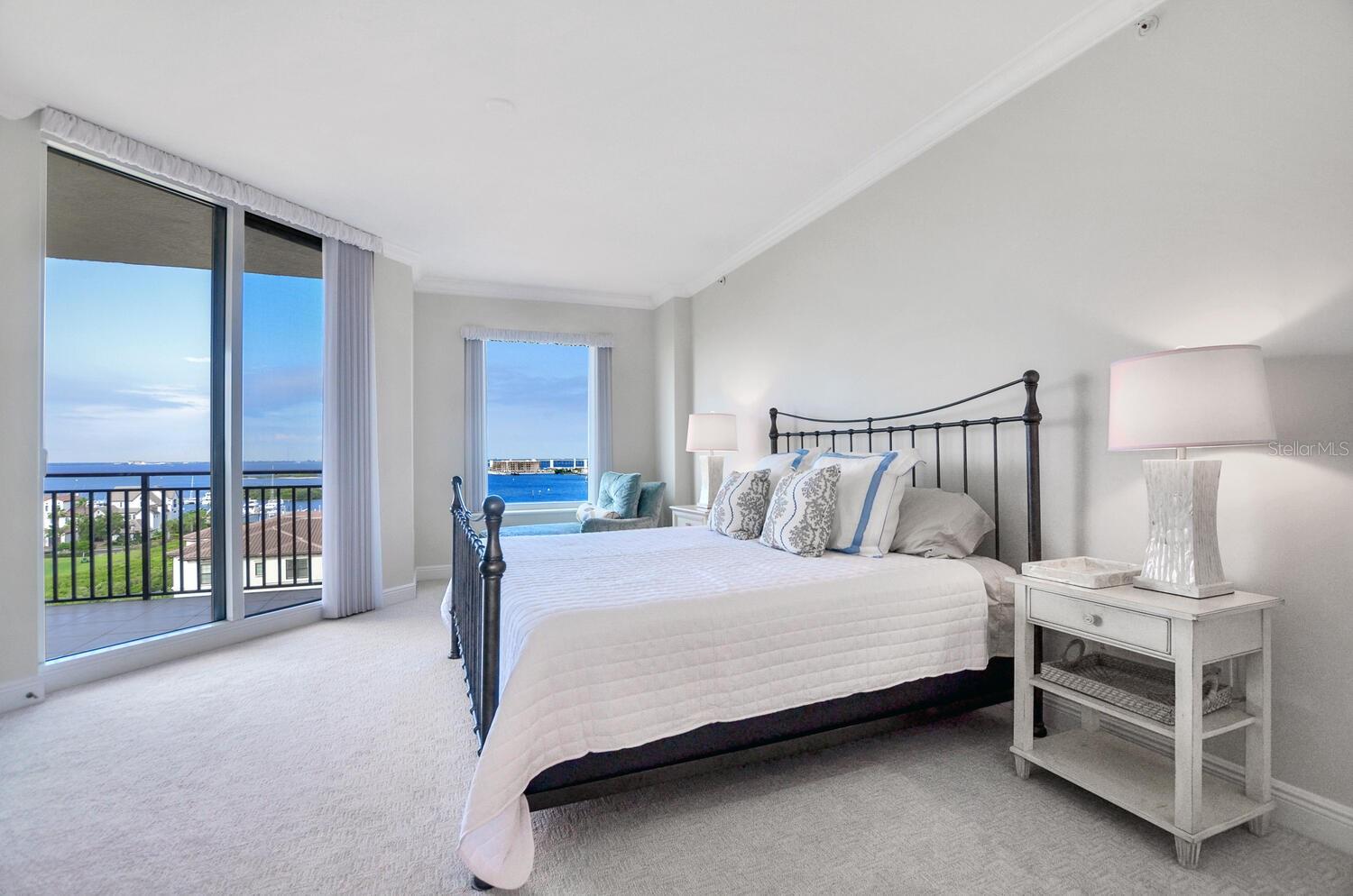 CASTILLO AT WESTSHORE YACHT CL - Residential Lease