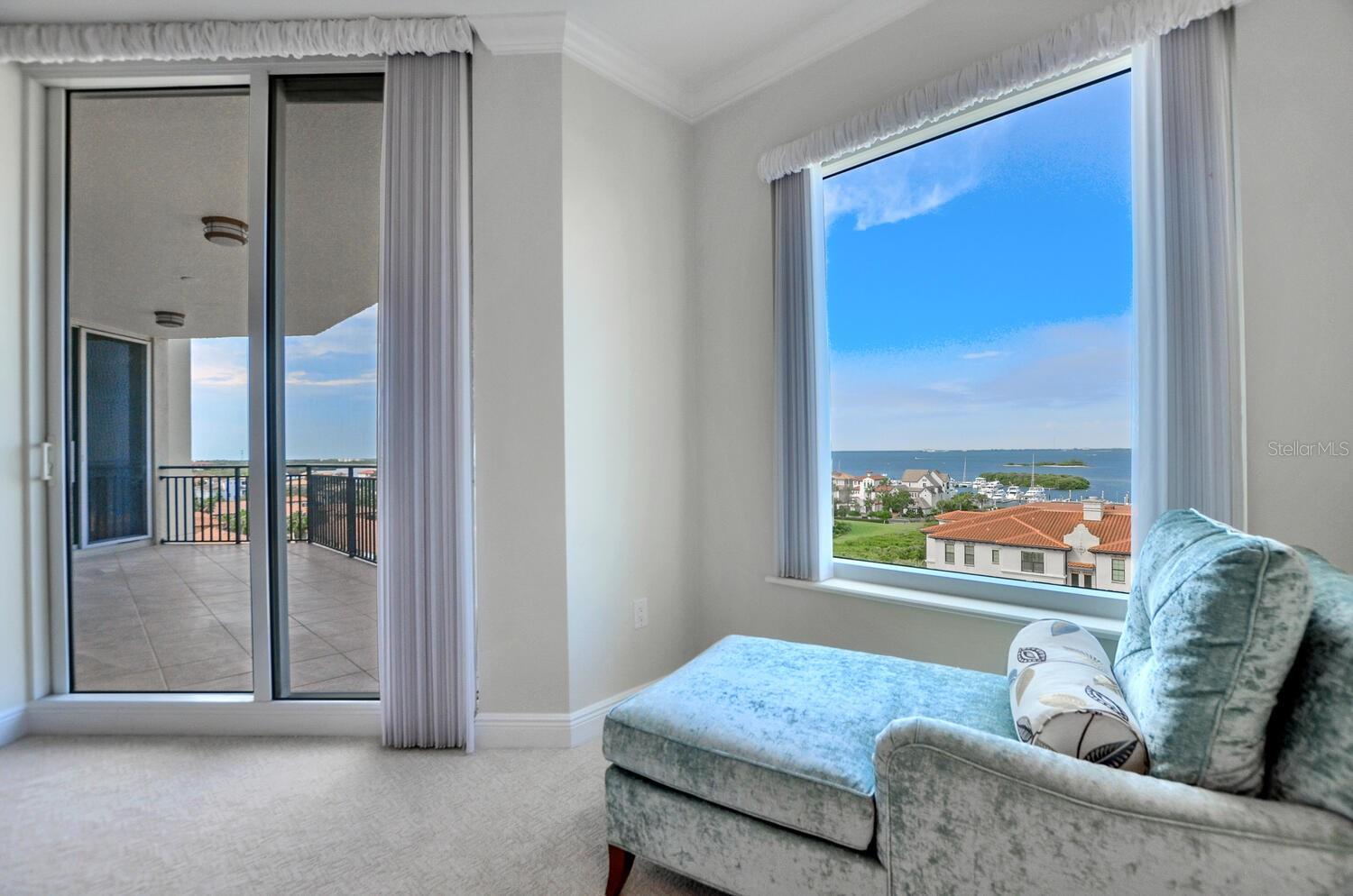 CASTILLO AT WESTSHORE YACHT CL - Residential Lease