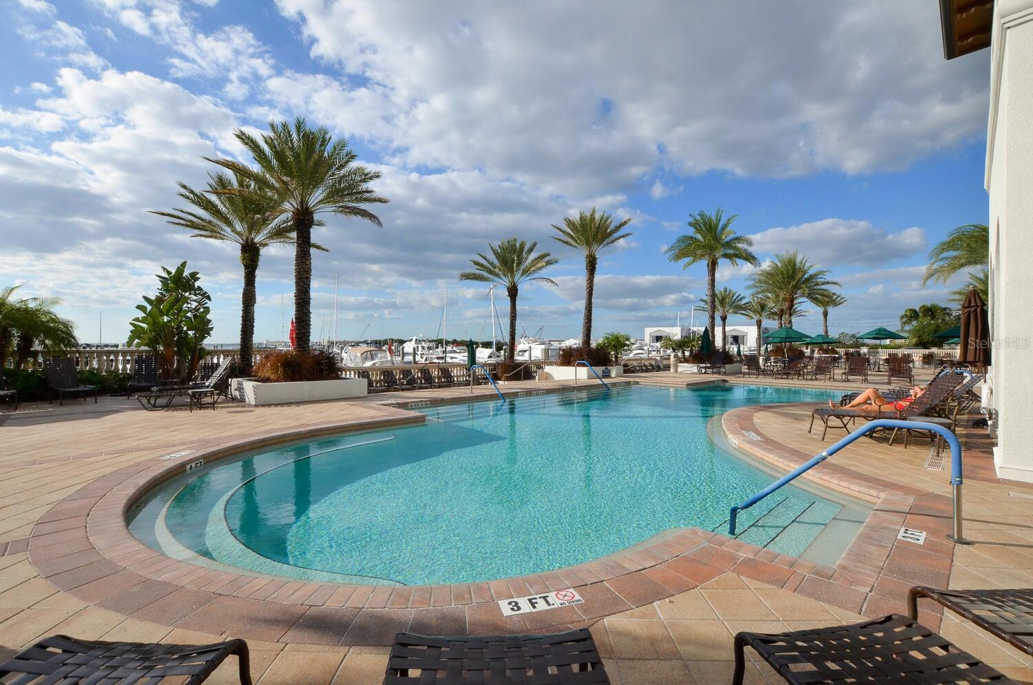 CASTILLO AT WESTSHORE YACHT CL - Residential Lease