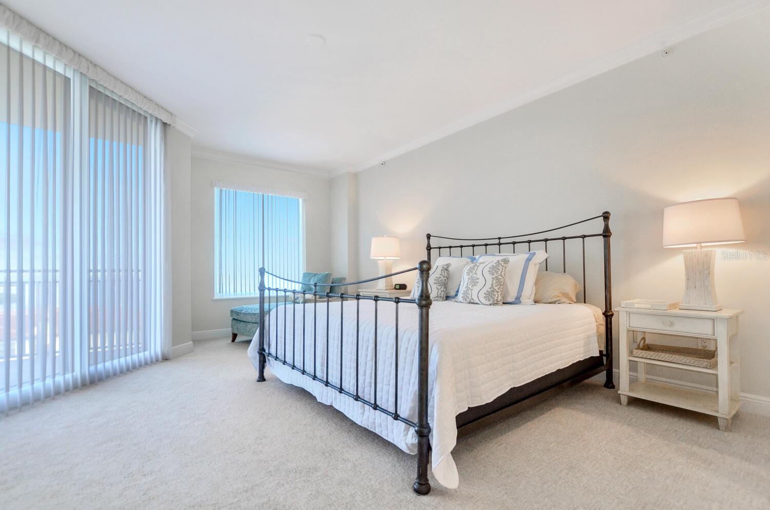 CASTILLO AT WESTSHORE YACHT CL - Residential Lease