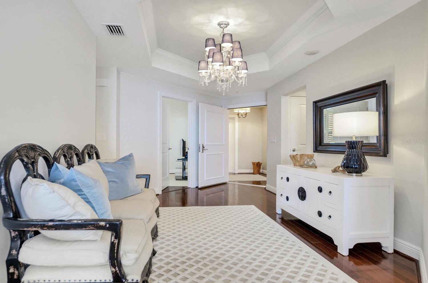 CASTILLO AT WESTSHORE YACHT CL - Residential Lease