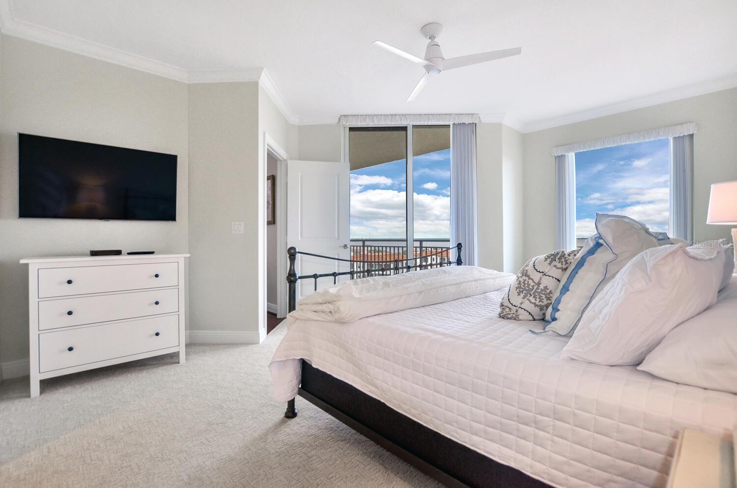 CASTILLO AT WESTSHORE YACHT CL - Residential Lease