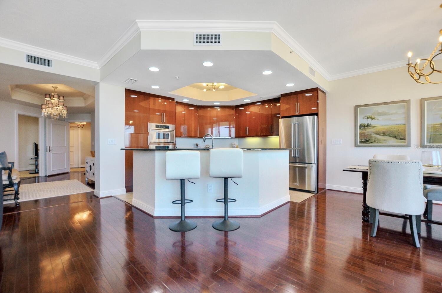 CASTILLO AT WESTSHORE YACHT CL - Residential Lease