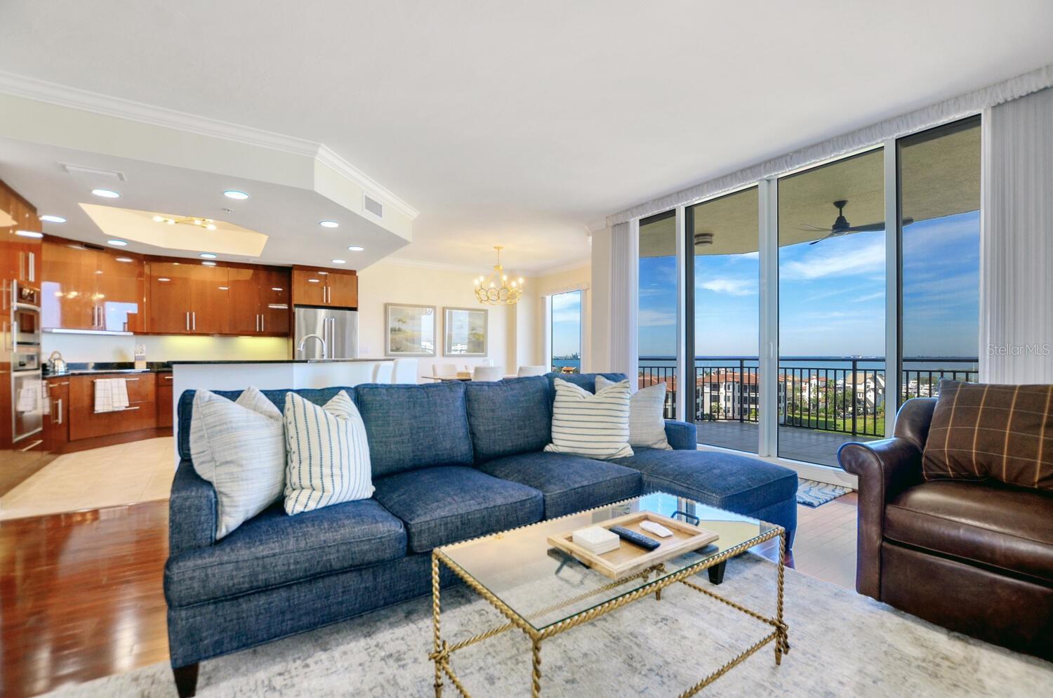 CASTILLO AT WESTSHORE YACHT CL - Residential Lease