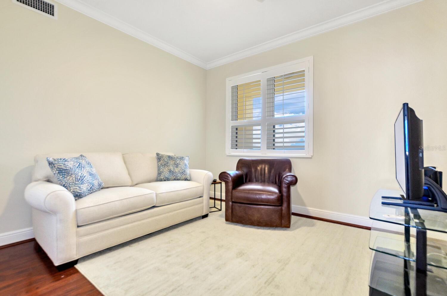 CASTILLO AT WESTSHORE YACHT CL - Residential Lease