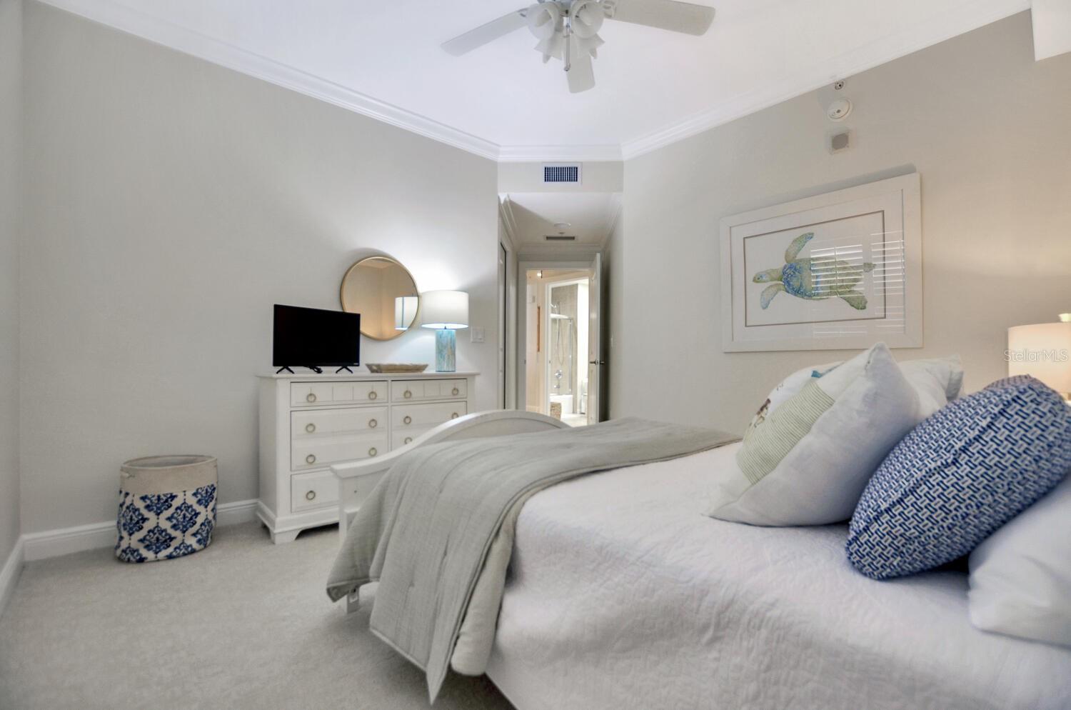 CASTILLO AT WESTSHORE YACHT CL - Residential Lease