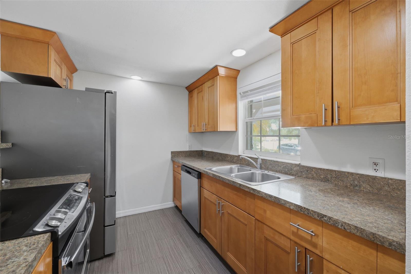 2804 APPLEWOOD DRIVE
