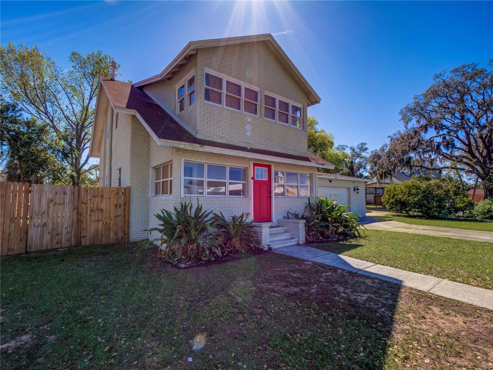 103 W MAPLE STREET