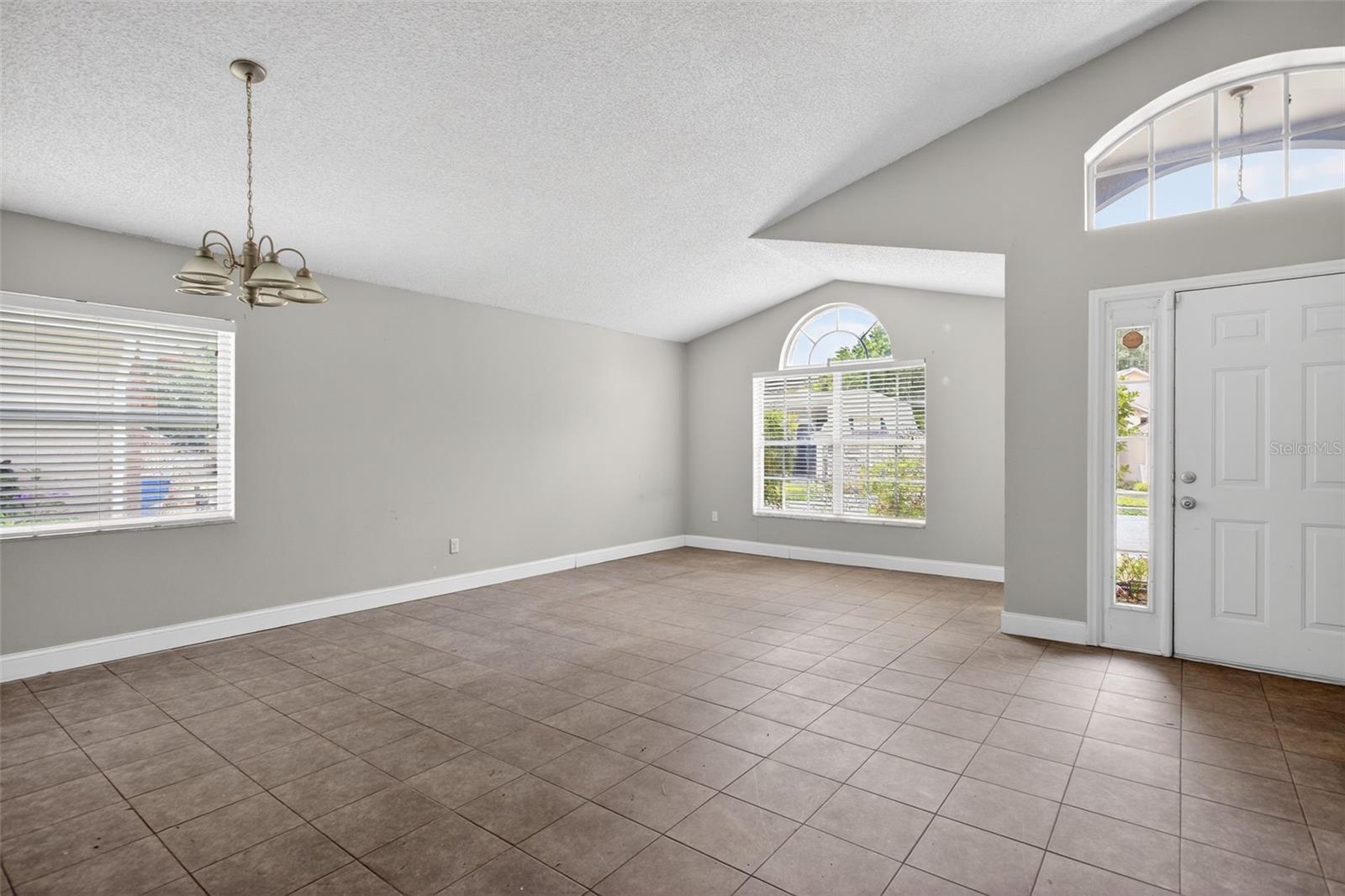 ALAFAYA WOODS PH 17 - Residential