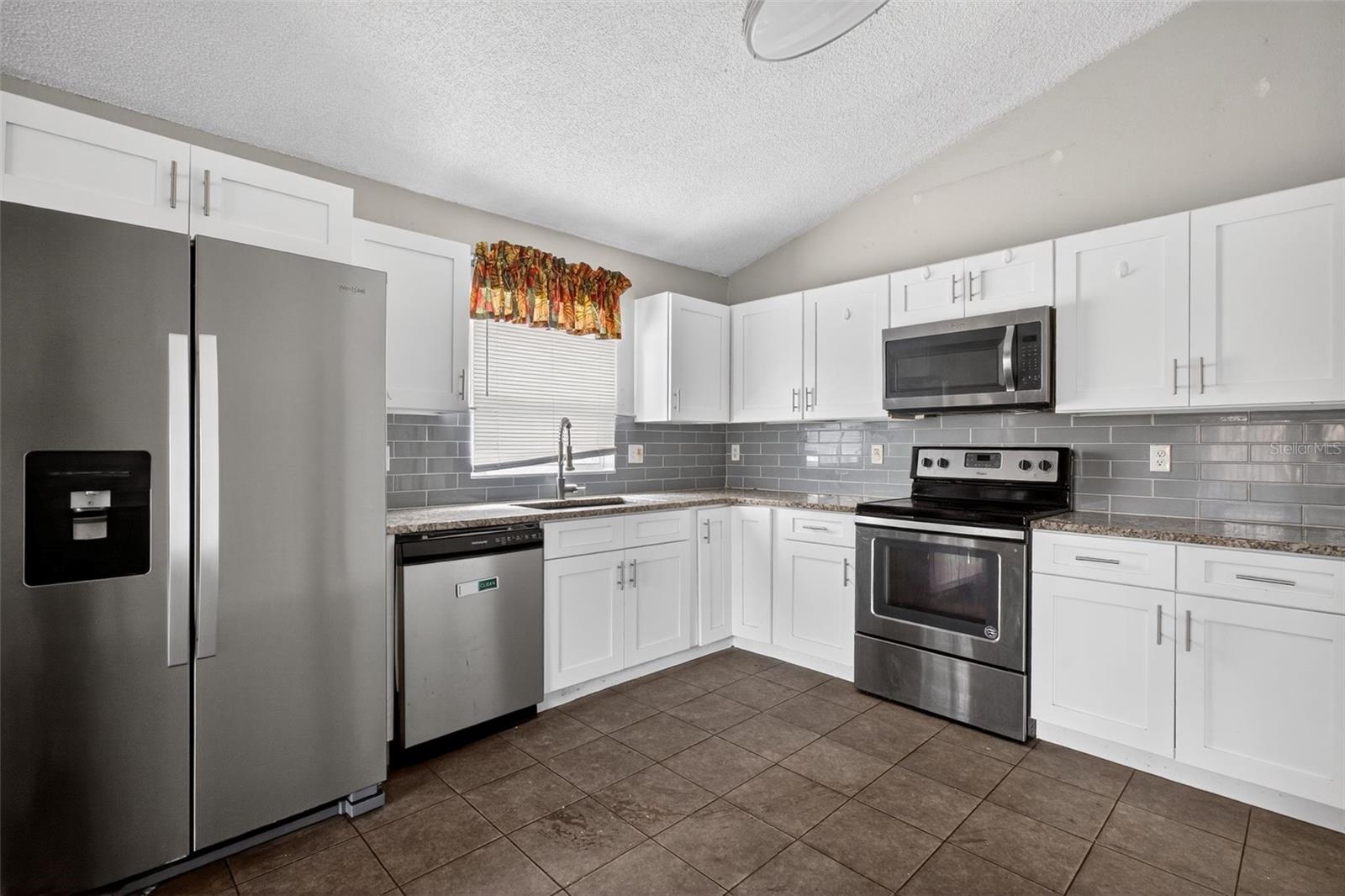 ALAFAYA WOODS PH 17 - Residential
