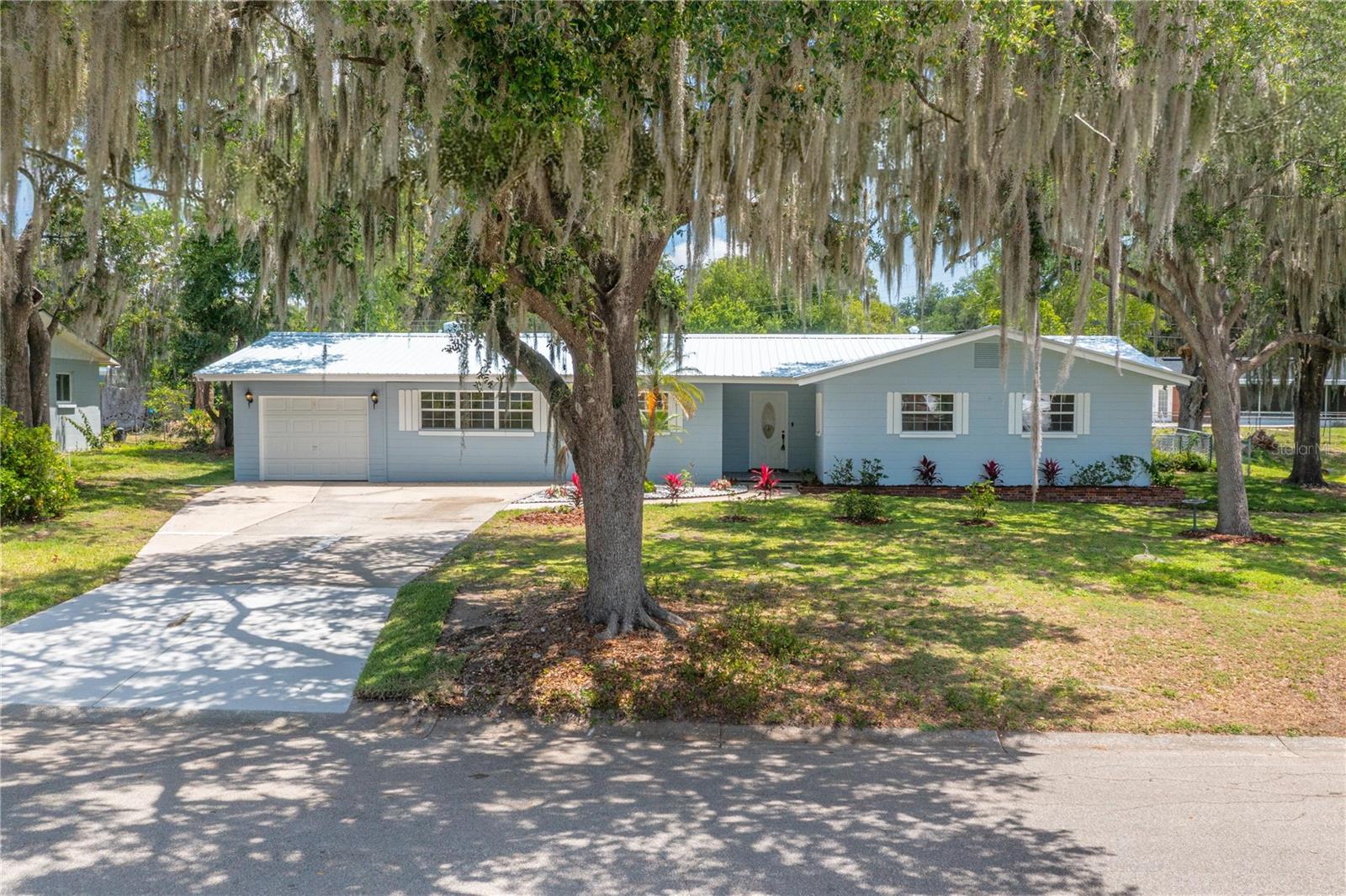 LA HACIENDA - Residential