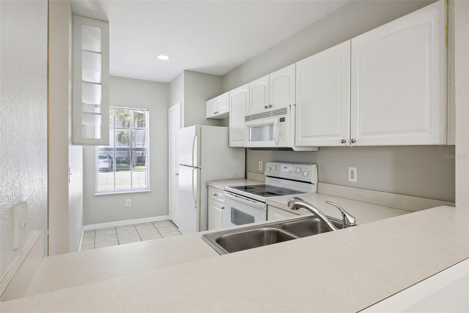 4175 PLANTATION COVE DRIVE