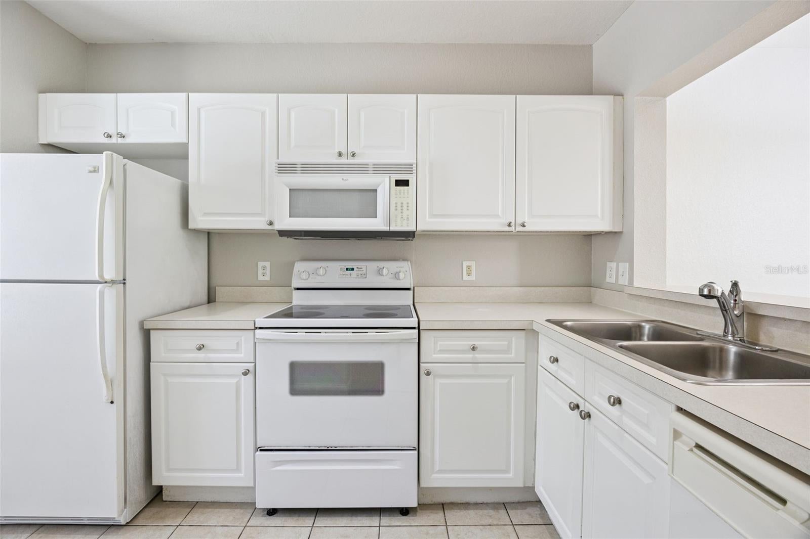 4175 PLANTATION COVE DRIVE