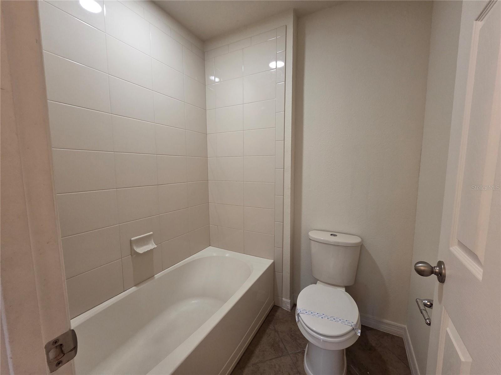 WINDERMERE TRLS PH 1C - Residential Lease