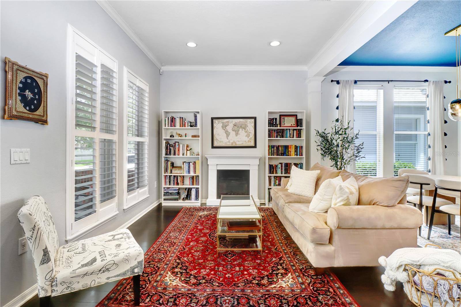 9609 ROYCE DRIVE