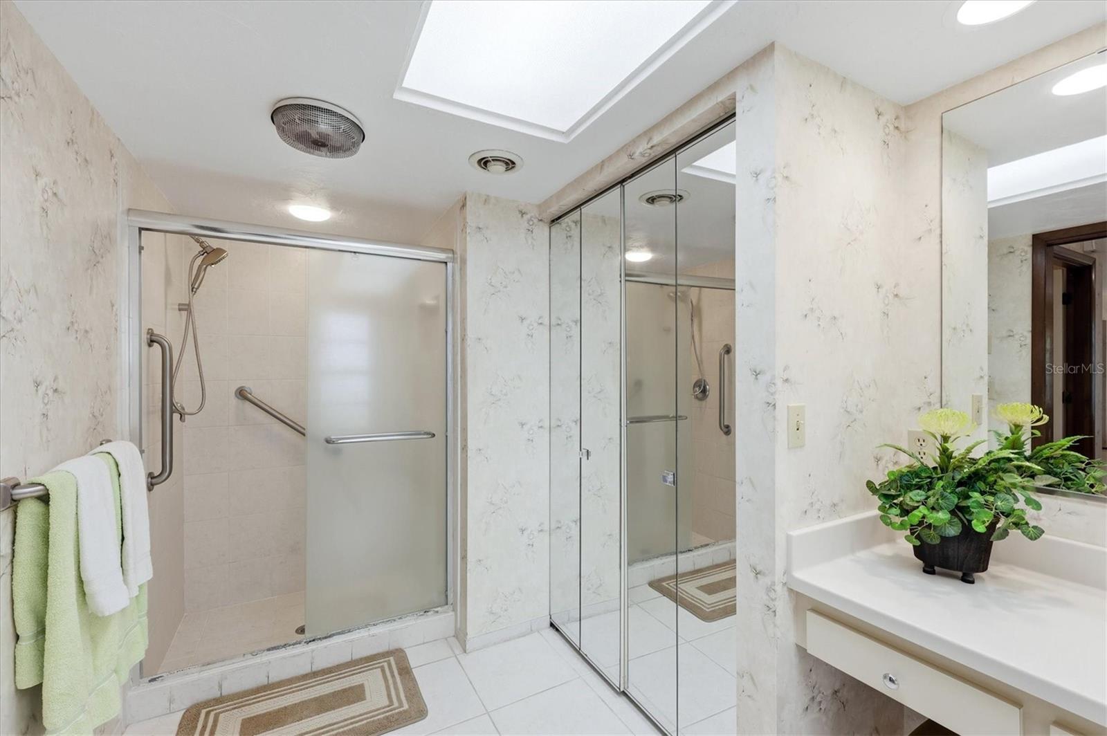 SOUTH VENICE - Residential