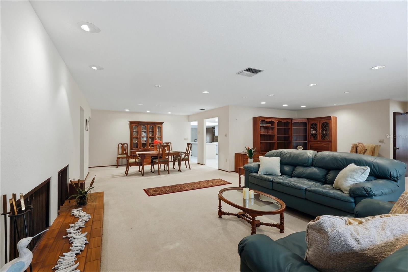 SOUTH VENICE - Residential