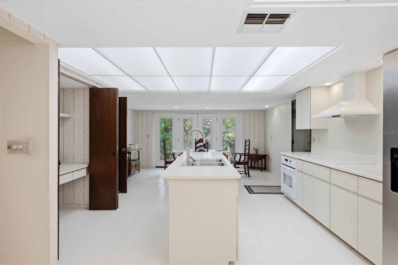 SOUTH VENICE - Residential