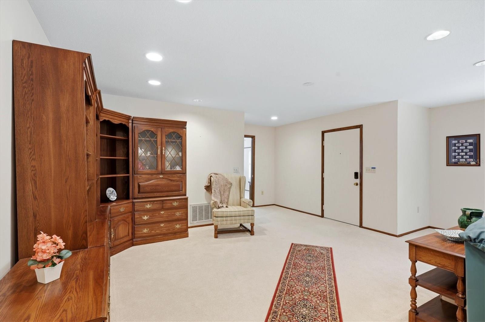 SOUTH VENICE - Residential