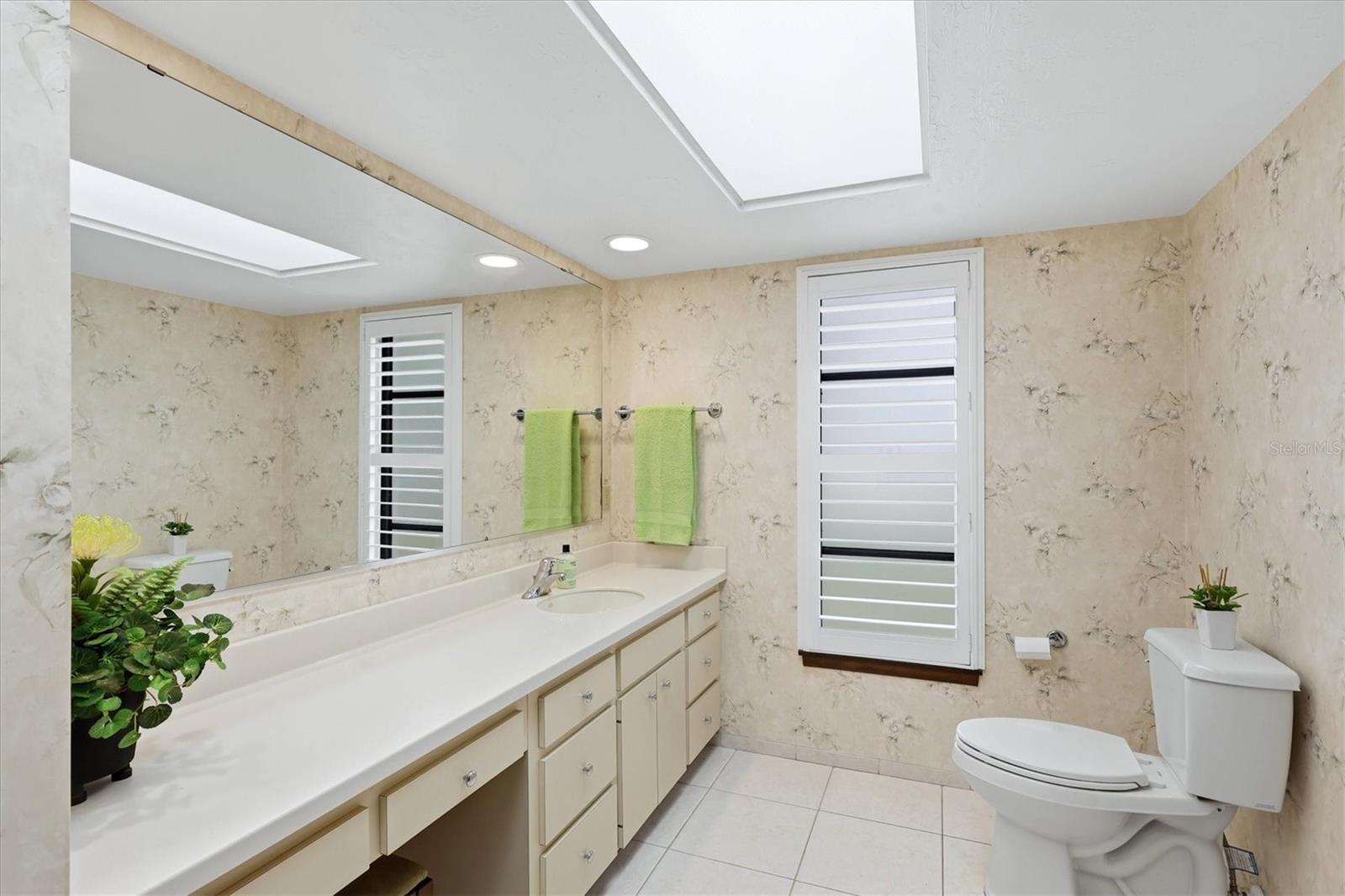 SOUTH VENICE - Residential