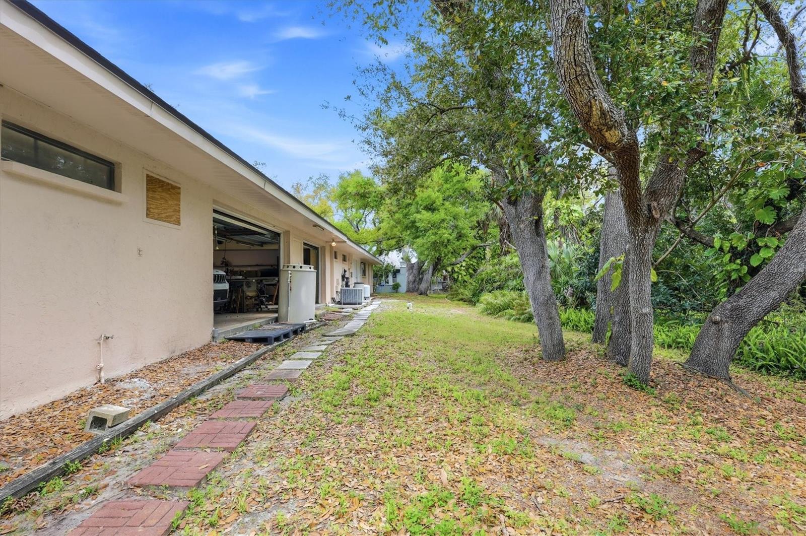 SOUTH VENICE - Residential