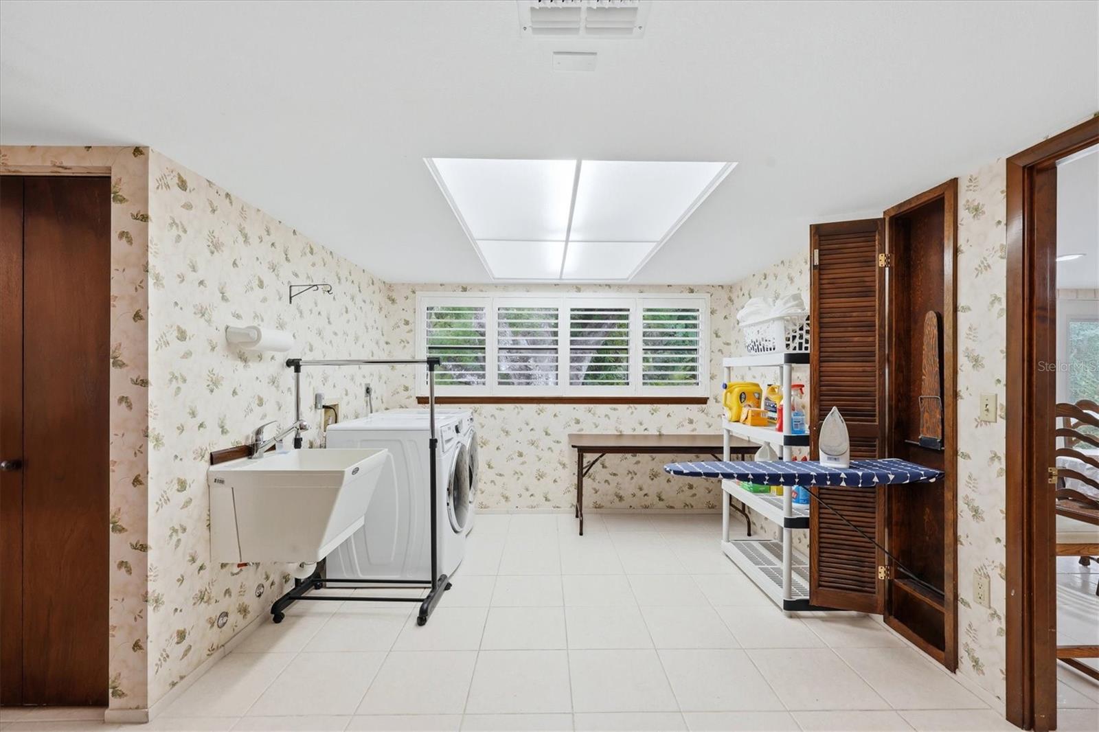 SOUTH VENICE - Residential