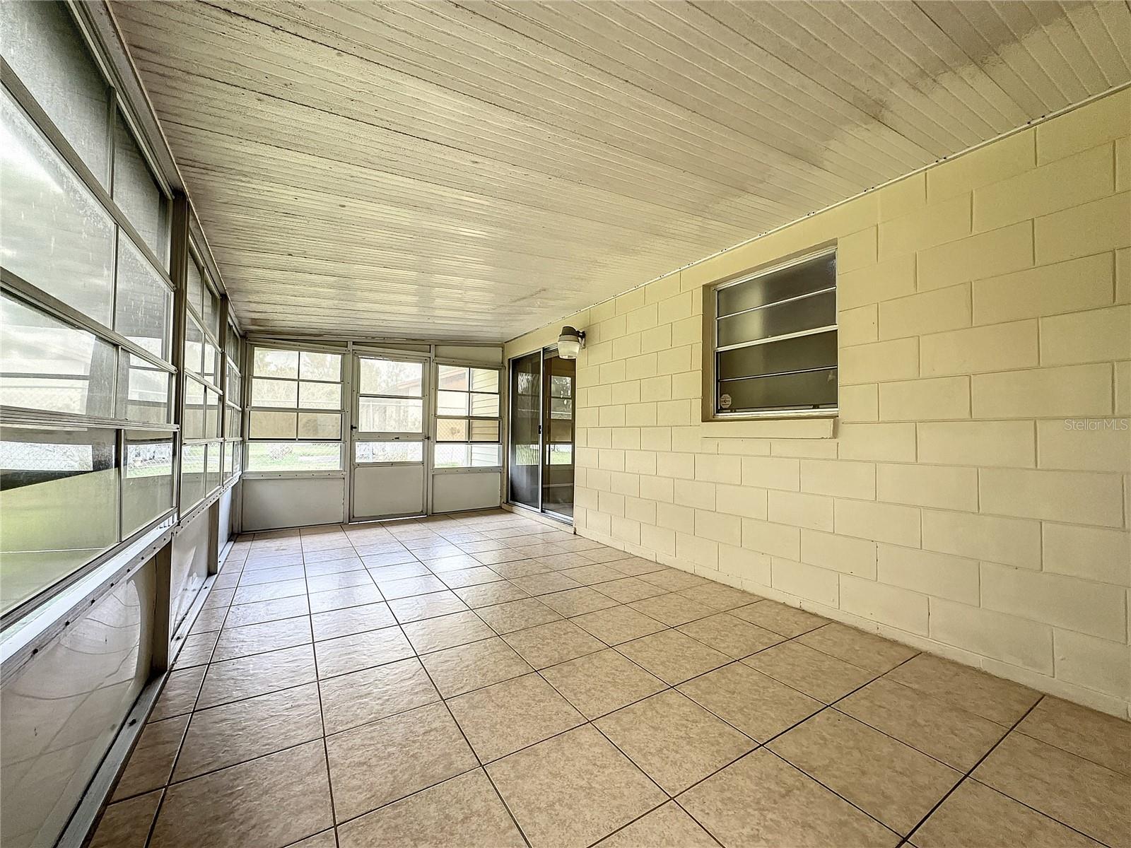 BUENAVENTURA LAKES UNIT 03 - Residential