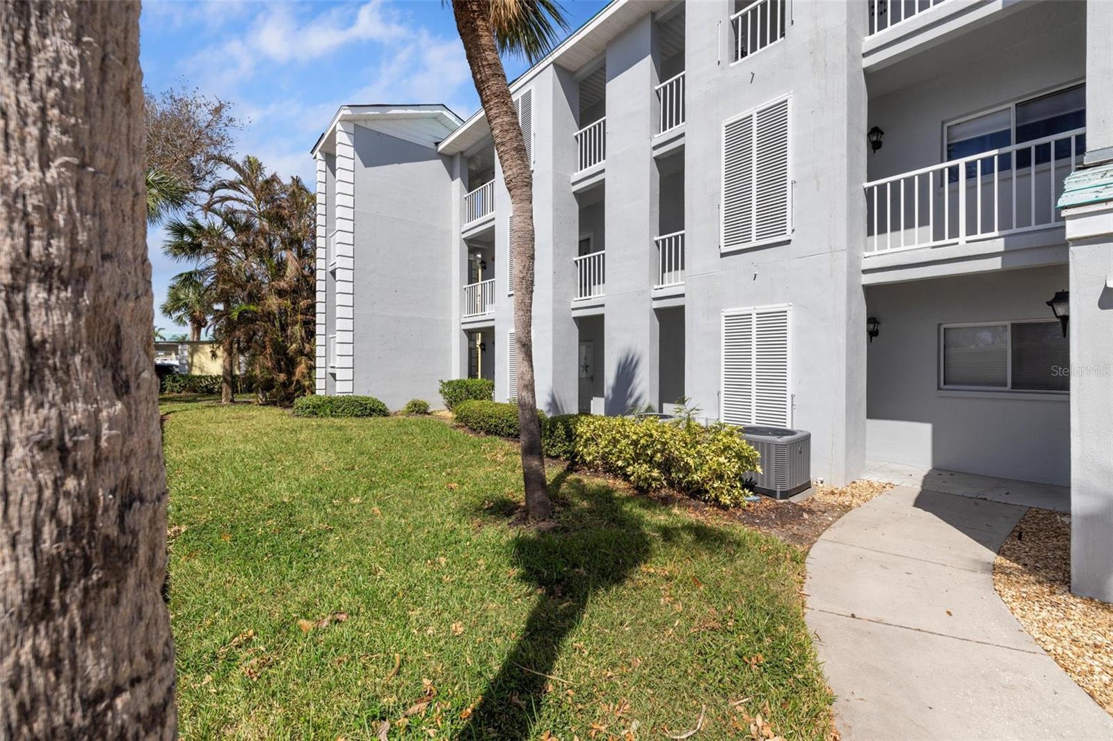 408 CERROMAR CIRCLE S 130