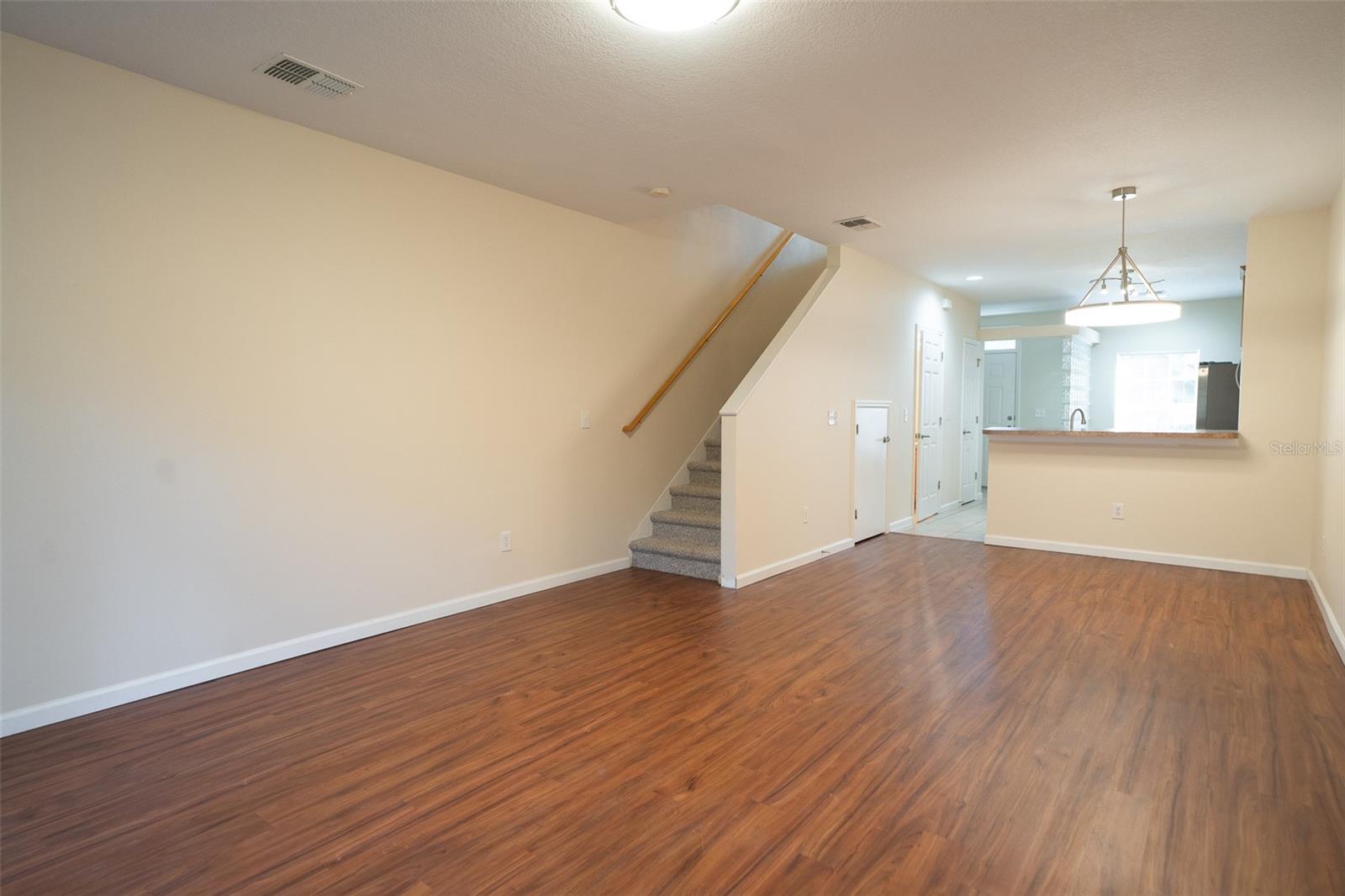 NATURE TERRACE TWNHMS - Residential Lease