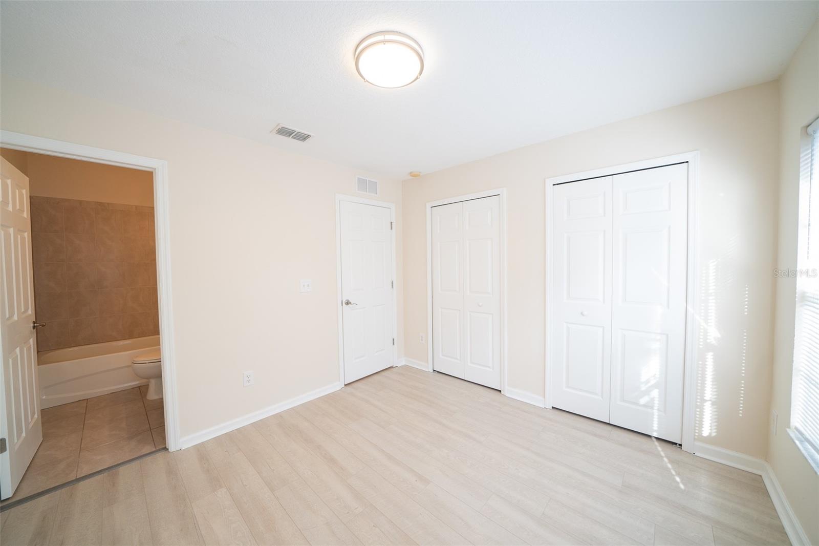 NATURE TERRACE TWNHMS - Residential Lease