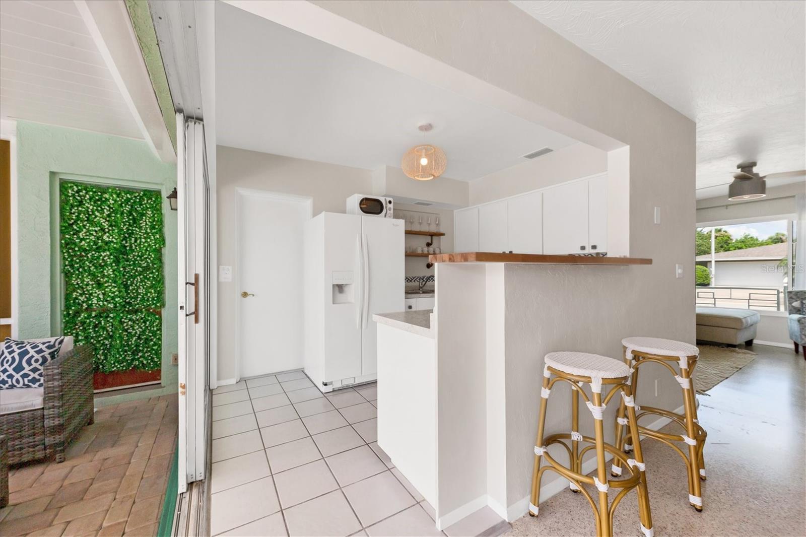 SOUTH GATE - Residential Lease