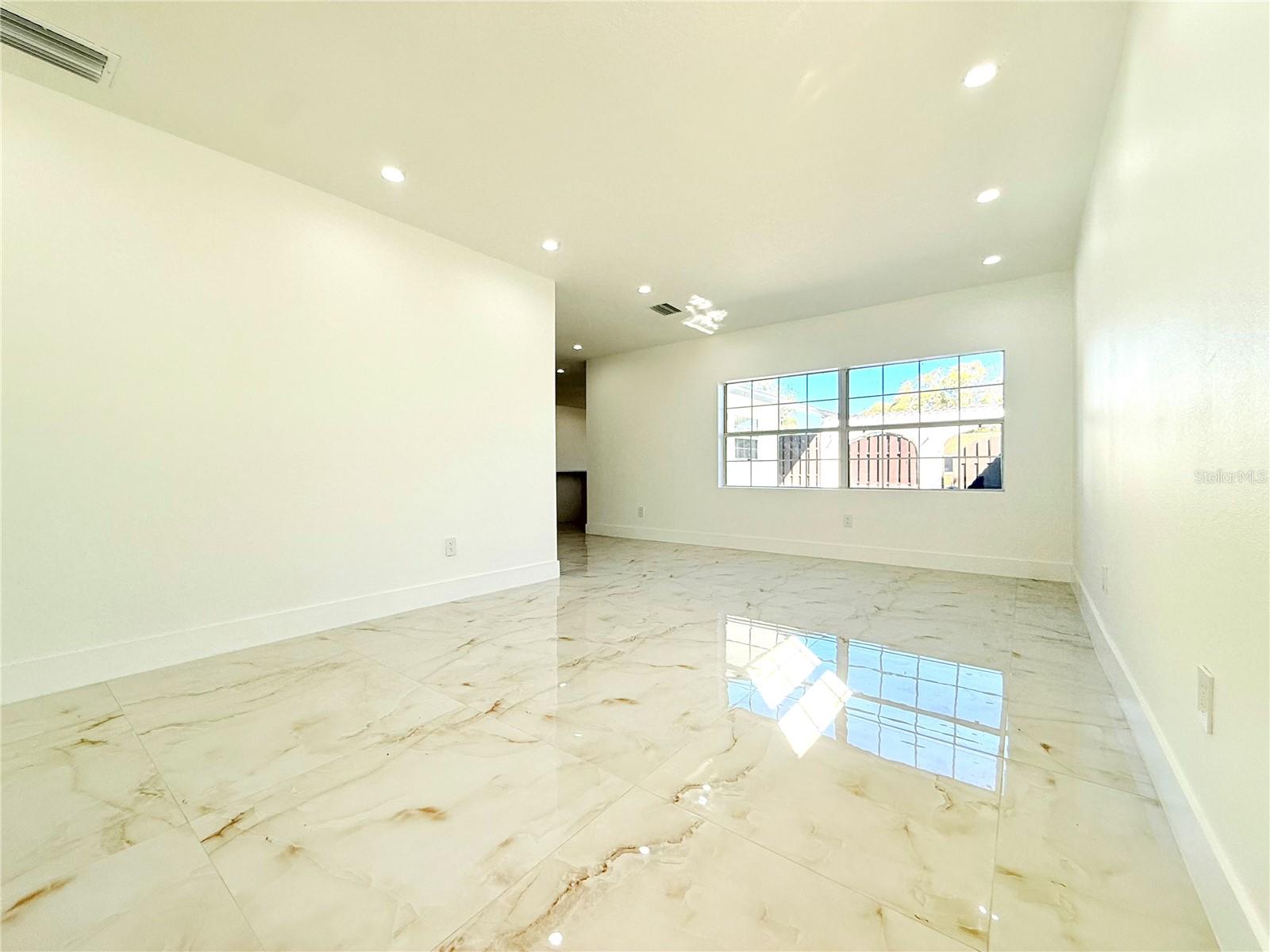 BONNIE BAY UNIT ONE - Residential