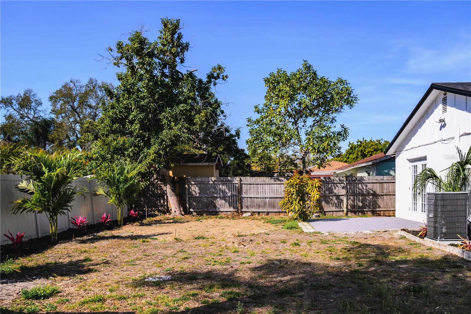 BONNIE BAY UNIT ONE - Residential