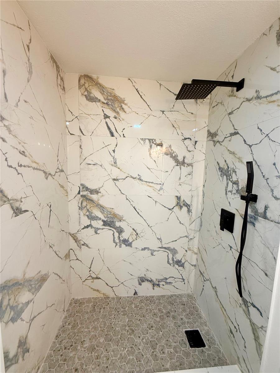 BONNIE BAY UNIT ONE - Residential