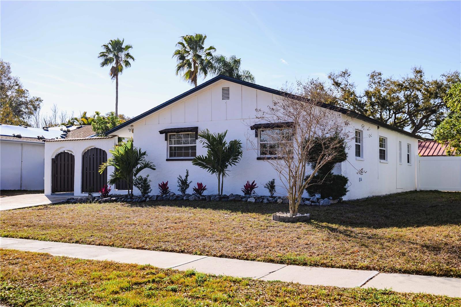 6910 DALKEITH AVENUE N