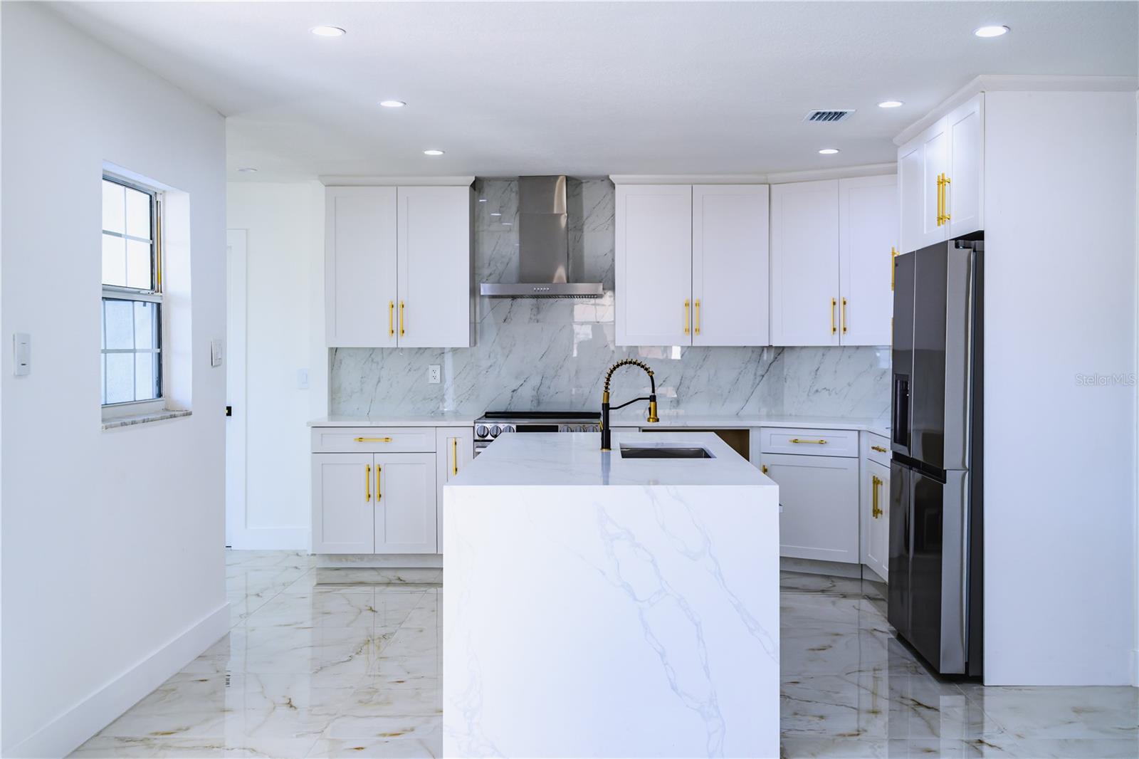 BONNIE BAY UNIT ONE - Residential