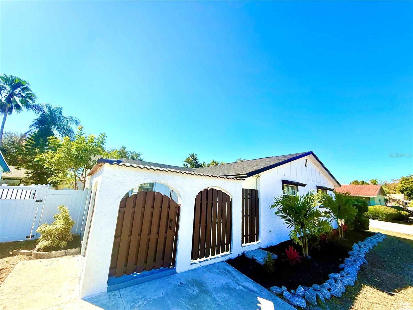 6910 DALKEITH AVENUE N