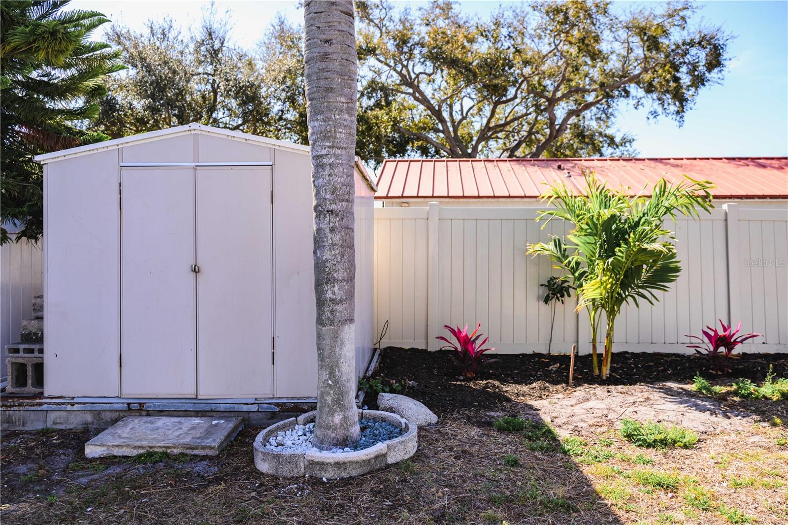 BONNIE BAY UNIT ONE - Residential