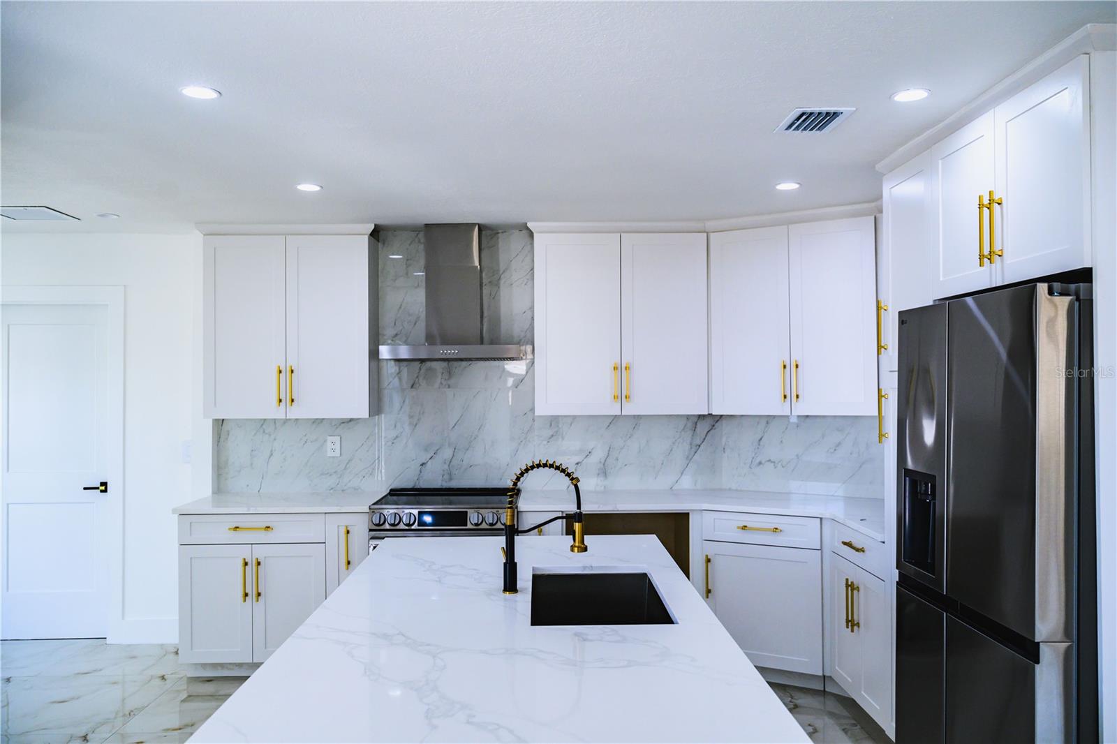 BONNIE BAY UNIT ONE - Residential