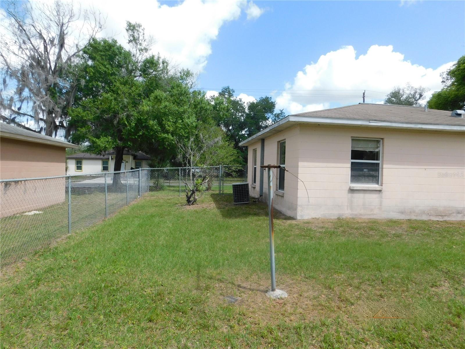 LINCOLN PARK SOUTH - Residential