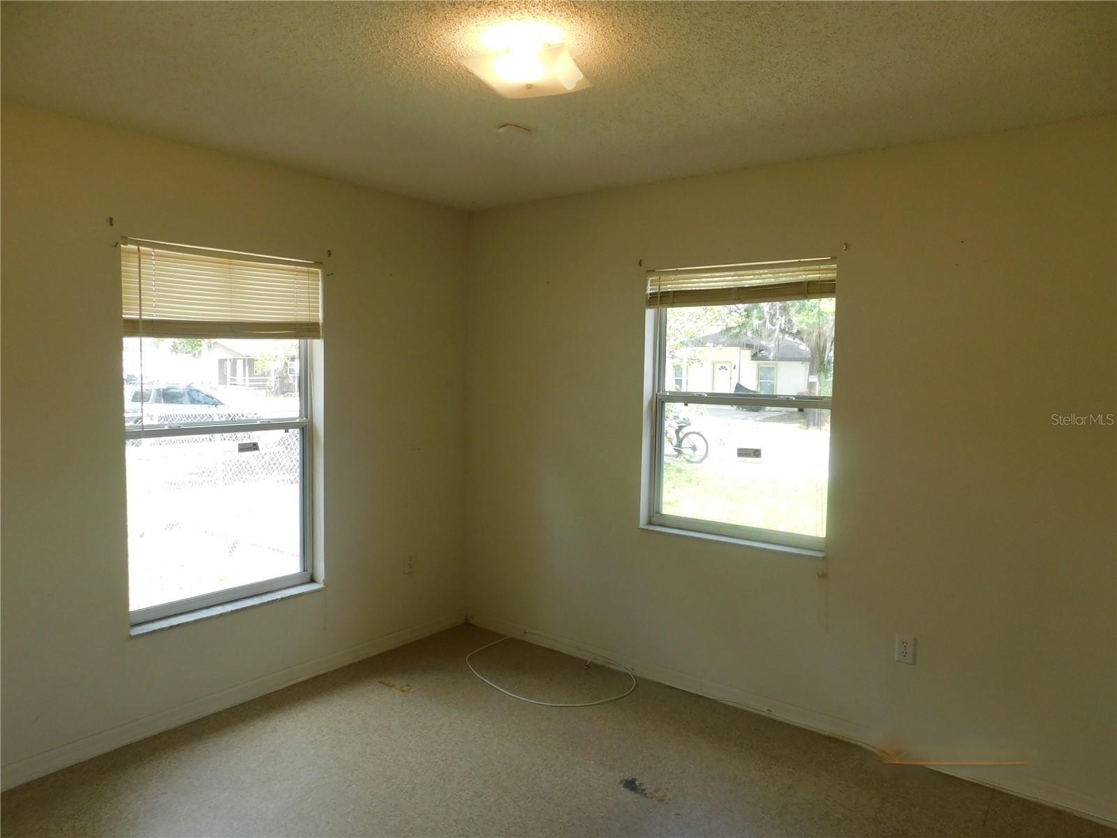 LINCOLN PARK SOUTH - Residential