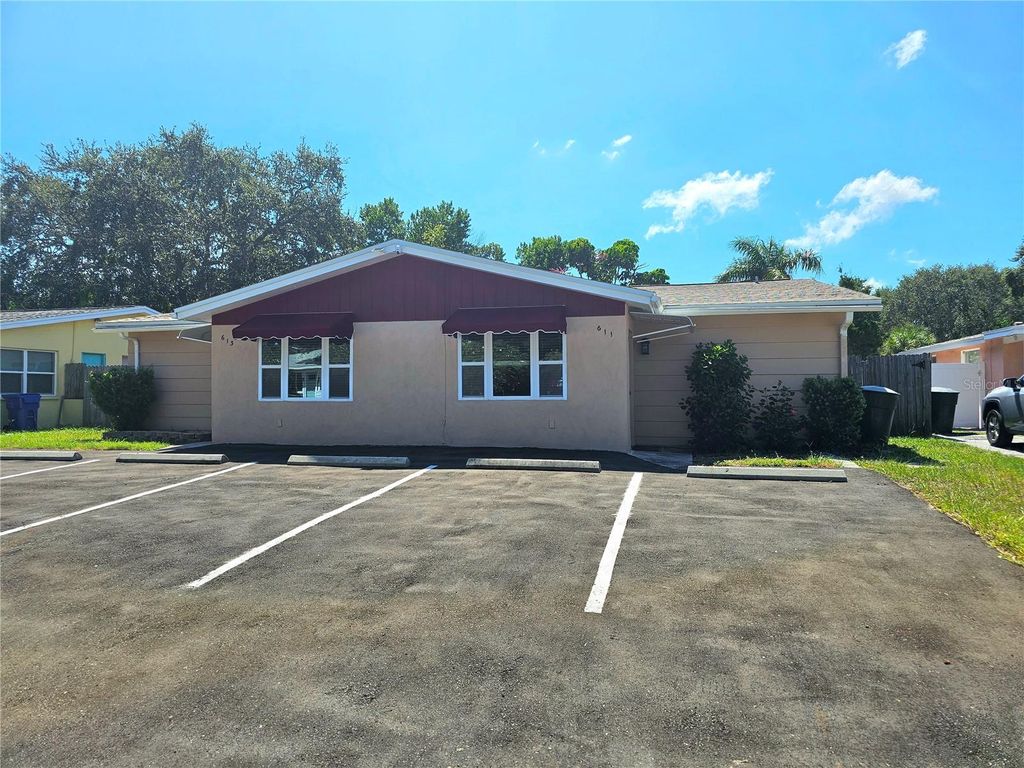 Photo of 611 Lyndhurst Street, Dunedin, FL 34698 (MLS # TB8429713)