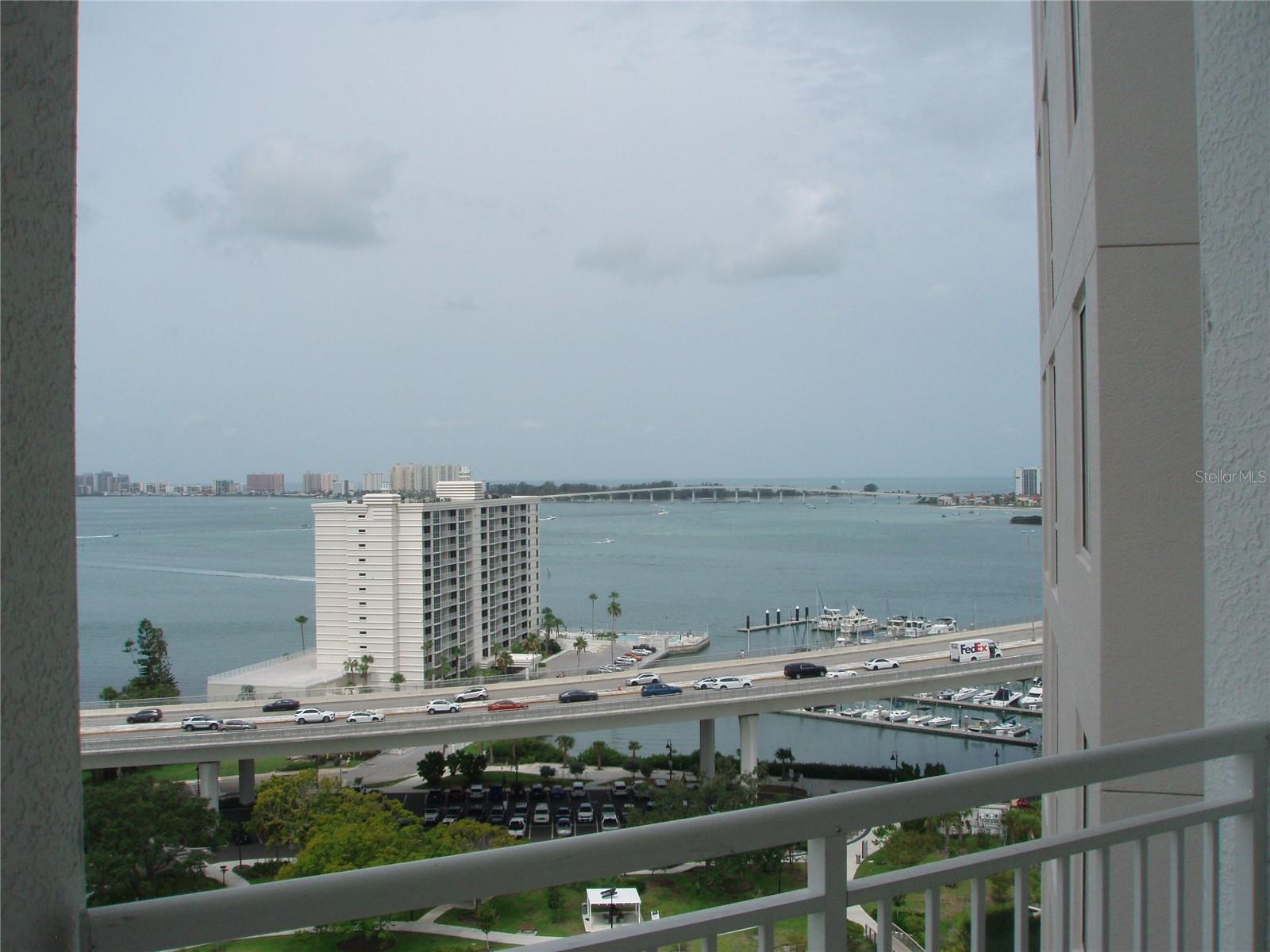 Located in Downtown Clearwater in the upscale community of Waters Edge. room for rent, private bedroom and bath. Shared living room and kitchen. Community features billiard room, pool, outdoor and indoor lounge areas, locked entry, 2-assigned garage parking spaces and multiple views of the Intracoastal waterway. Laundry service available. Minutes to Clearwater Beach by car, bike or water taxi. Perfect for the traveling individual who needs a home base.