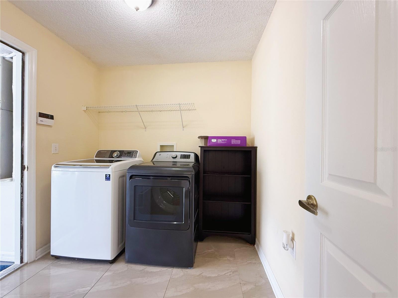 PARKSTONE UNIT 4 - Residential