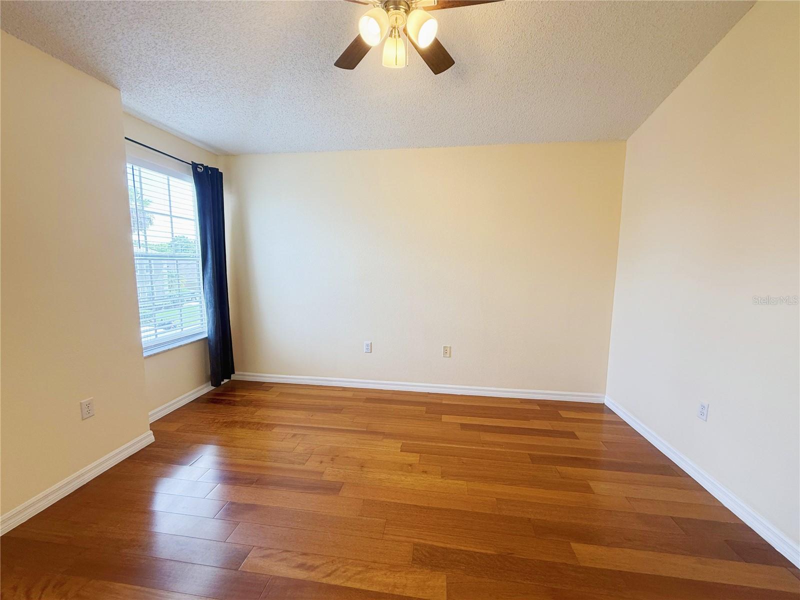 PARKSTONE UNIT 4 - Residential